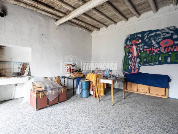 appartamento in vendita a Molteno in zona Coroldo