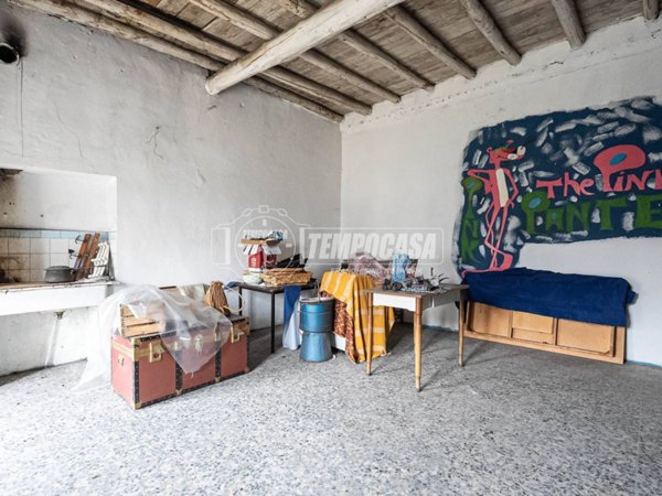 appartamento in vendita a Molteno in zona Coroldo