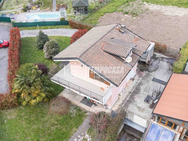 casa indipendente in vendita a Molteno