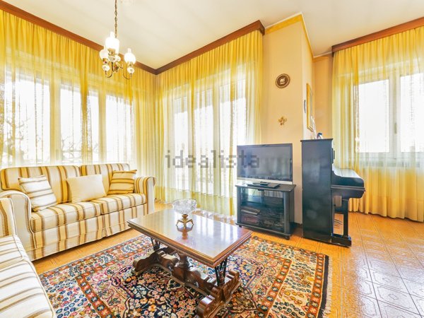 casa indipendente in vendita a Molteno