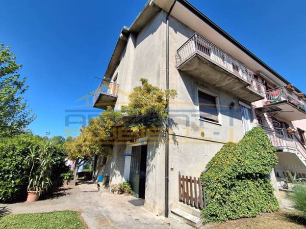 casa indipendente in vendita a Molteno