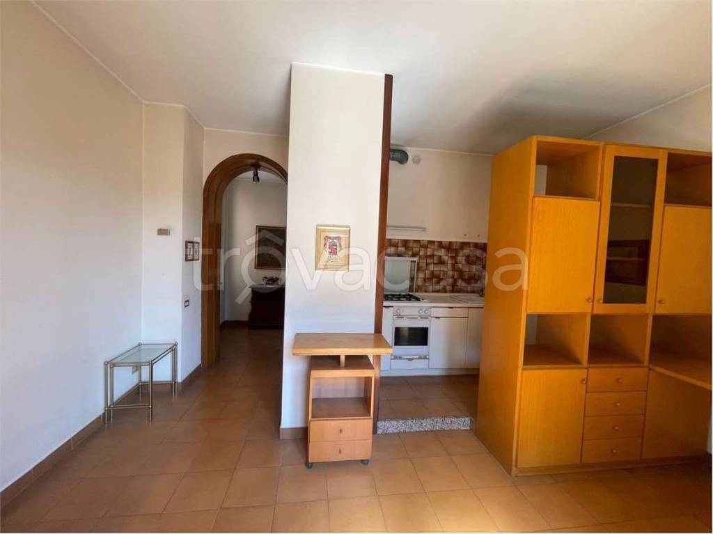 appartamento in vendita a Molteno in zona Coroldo