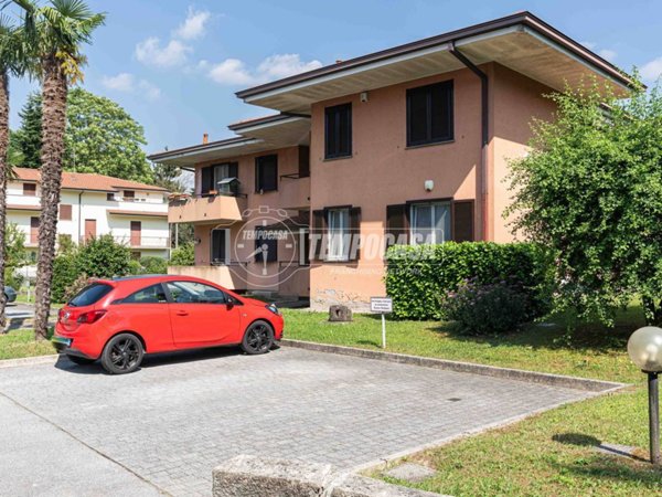 appartamento in vendita a Molteno in zona Coroldo