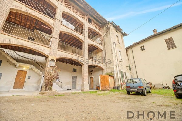 appartamento in vendita a Molteno in zona Coroldo