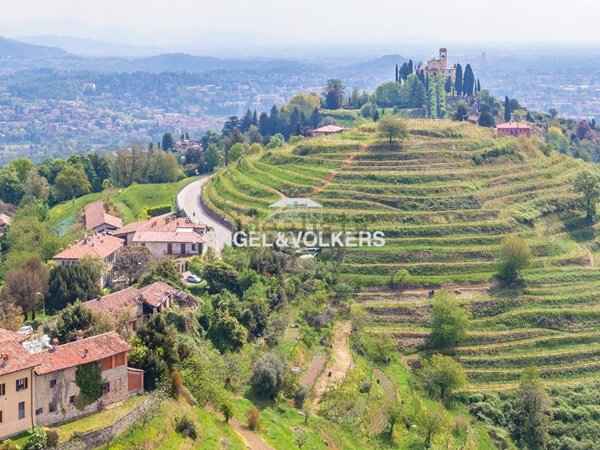 casa indipendente in vendita a Montevecchia