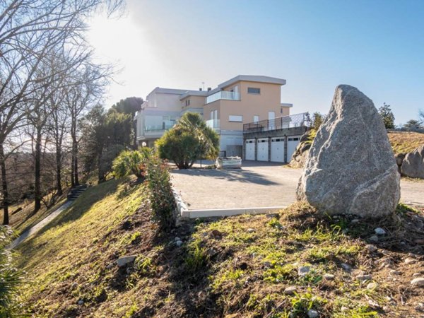 casa indipendente in vendita a Montevecchia