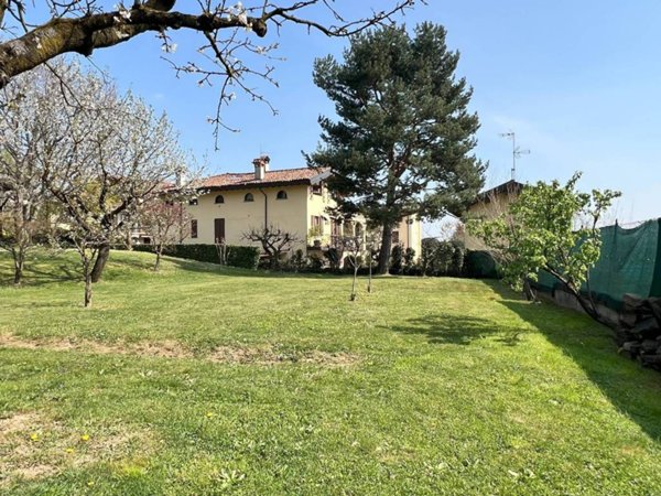casa indipendente in vendita a Montevecchia
