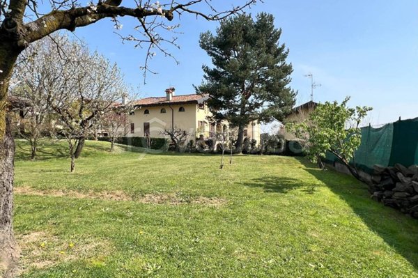 casa indipendente in vendita a Montevecchia