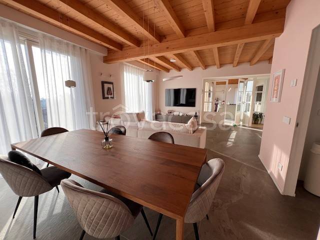 casa indipendente in vendita a Montevecchia