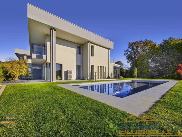 casa indipendente in vendita a Montevecchia