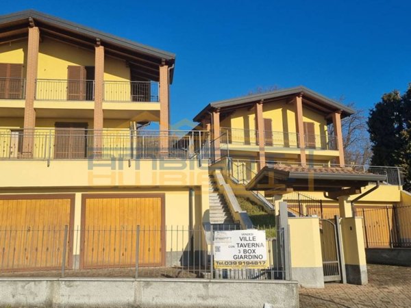 casa indipendente in vendita a Montevecchia