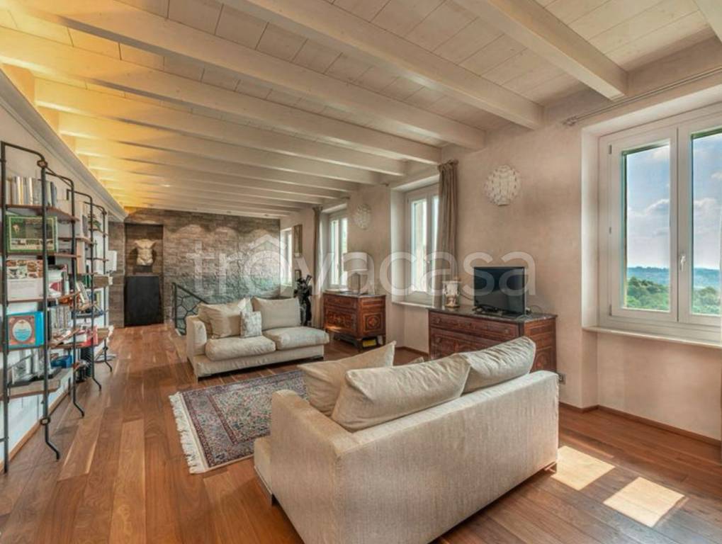 casa indipendente in vendita a Montevecchia