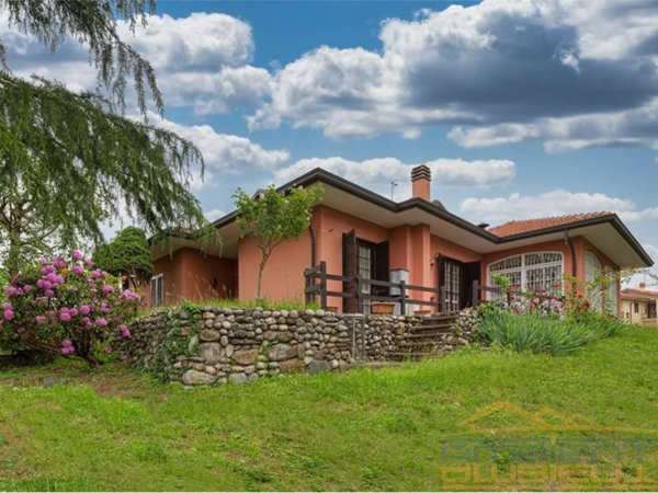 casa indipendente in vendita a Montevecchia
