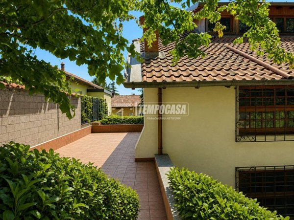 casa indipendente in vendita a Montevecchia