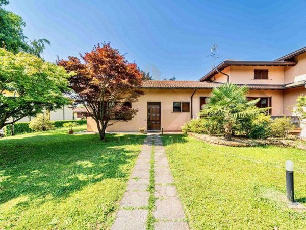casa indipendente in vendita a Montevecchia