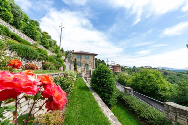 casa indipendente in vendita a Montevecchia