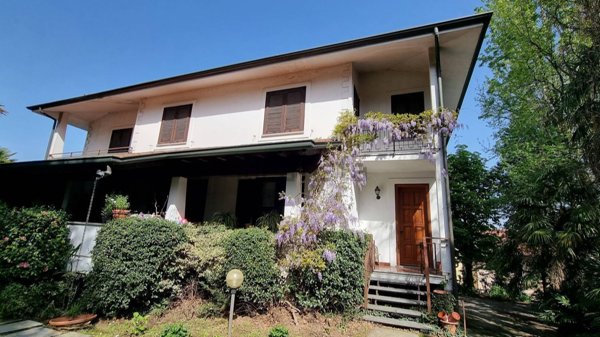 casa indipendente in vendita a Monticello Brianza