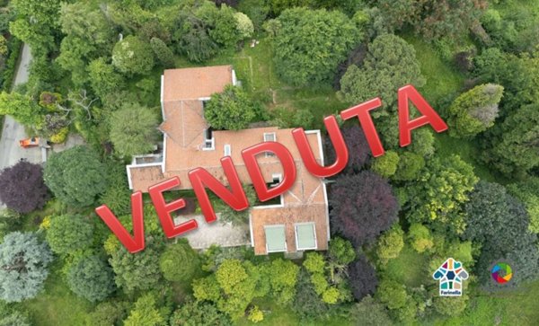 casa indipendente in vendita a Monticello Brianza