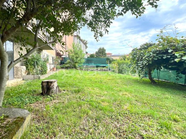 casa indipendente in vendita a Monticello Brianza