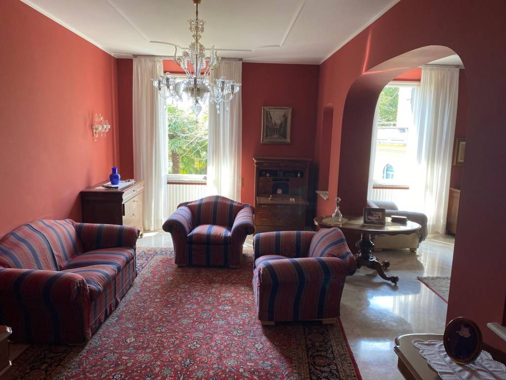 casa indipendente in vendita a Monticello Brianza