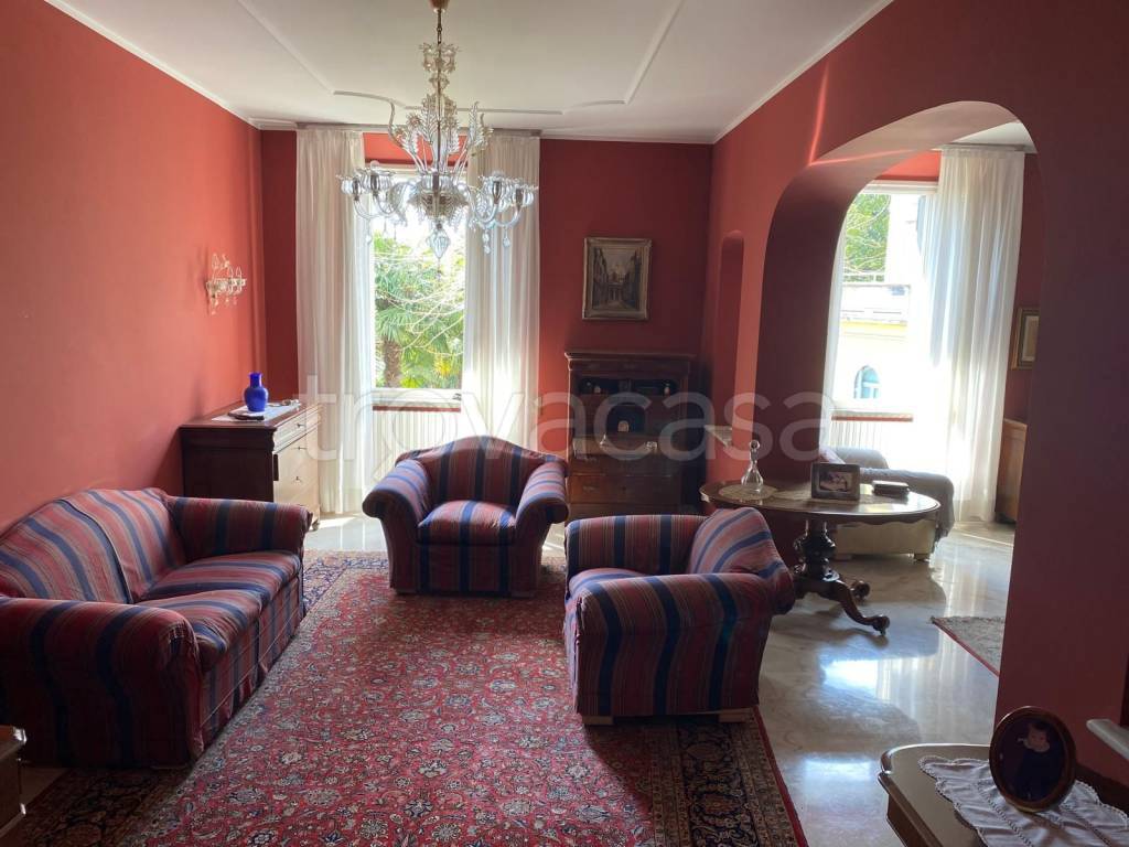 casa indipendente in vendita a Monticello Brianza