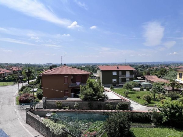 appartamento in vendita a Monticello Brianza