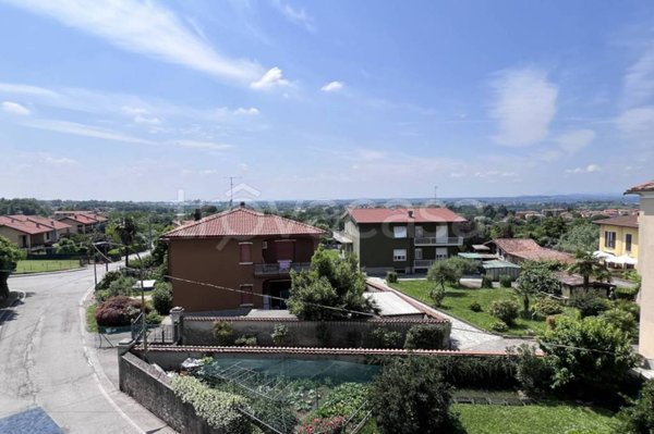 appartamento in vendita a Monticello Brianza