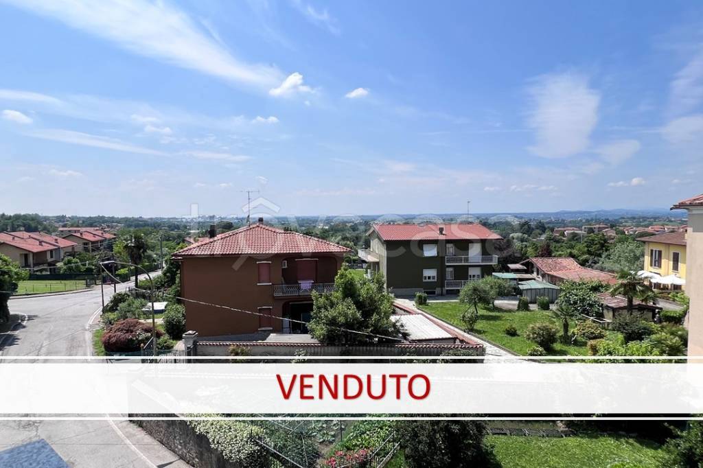 appartamento in vendita a Monticello Brianza