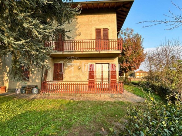 casa indipendente in vendita a Monticello Brianza