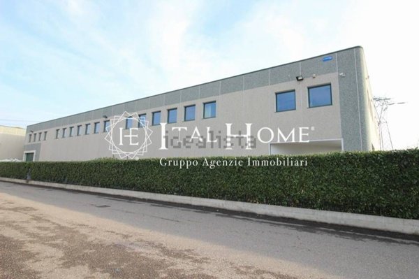 capannone in vendita a Monticello Brianza