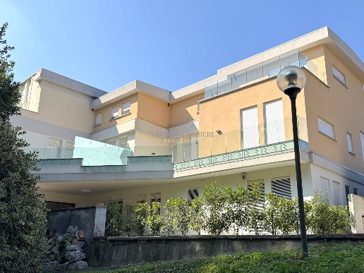 appartamento in vendita a Monticello Brianza