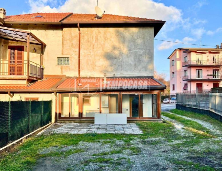 casa indipendente in vendita a Monticello Brianza