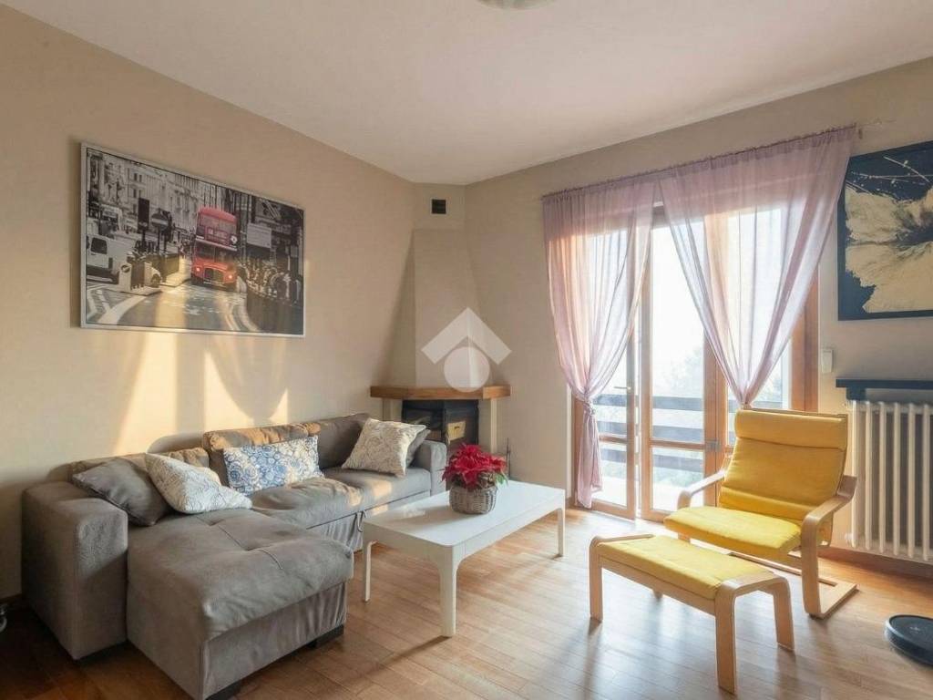 appartamento in vendita a Monticello Brianza