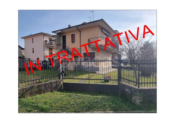 casa indipendente in vendita a Monticello Brianza