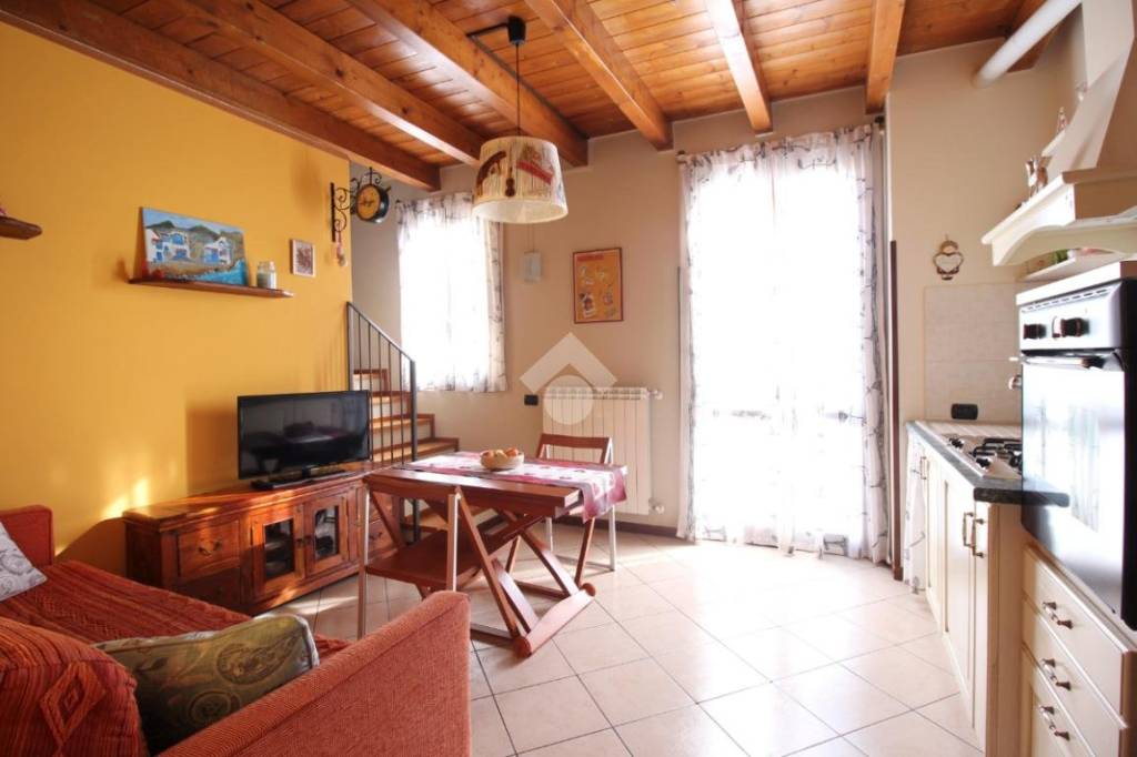 appartamento in vendita a Monticello Brianza