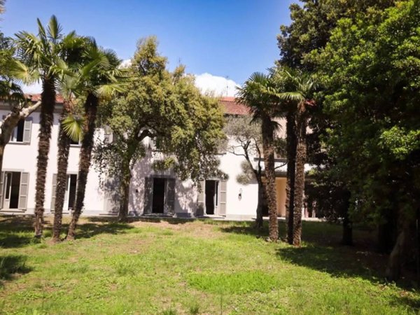 casa indipendente in vendita a Monticello Brianza