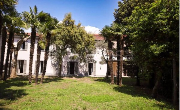 casa indipendente in vendita a Monticello Brianza