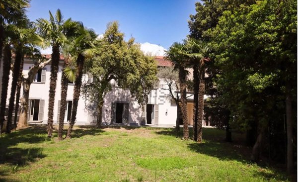 casa indipendente in vendita a Monticello Brianza