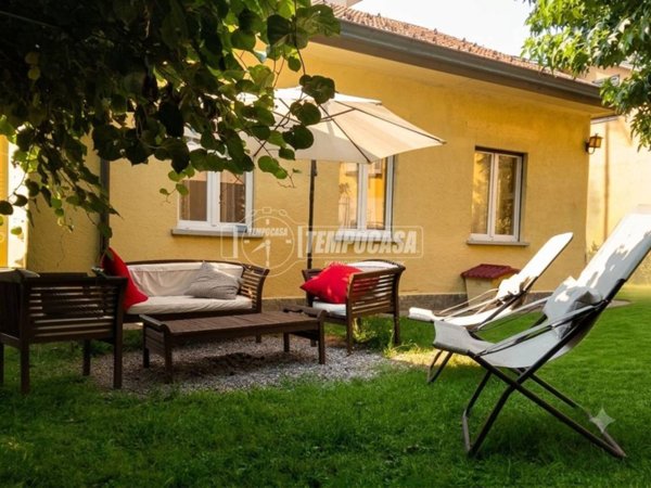 casa indipendente in vendita a Monticello Brianza in zona Cortenuova