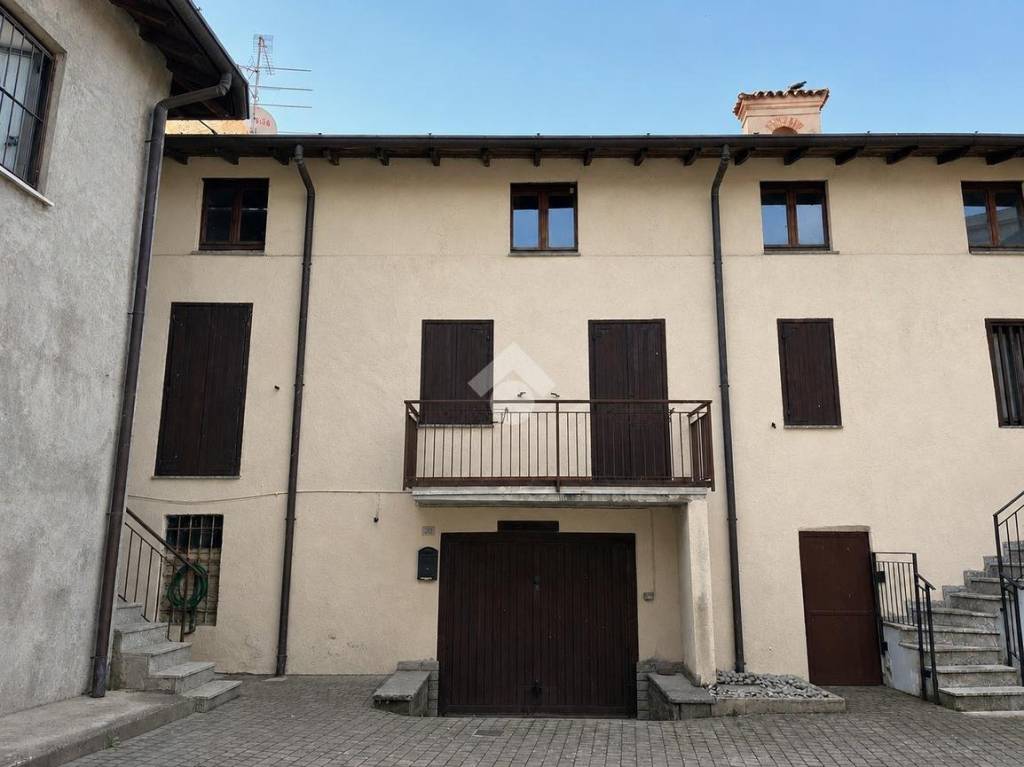 appartamento in vendita a Monticello Brianza in zona Prebone