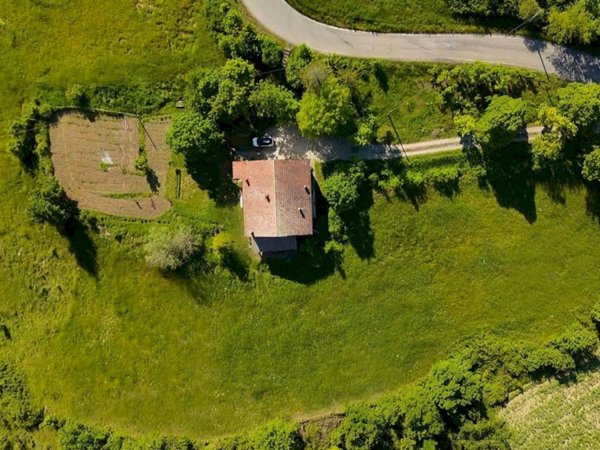 casa indipendente in vendita a Dernice