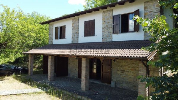 casa indipendente in vendita a Dernice