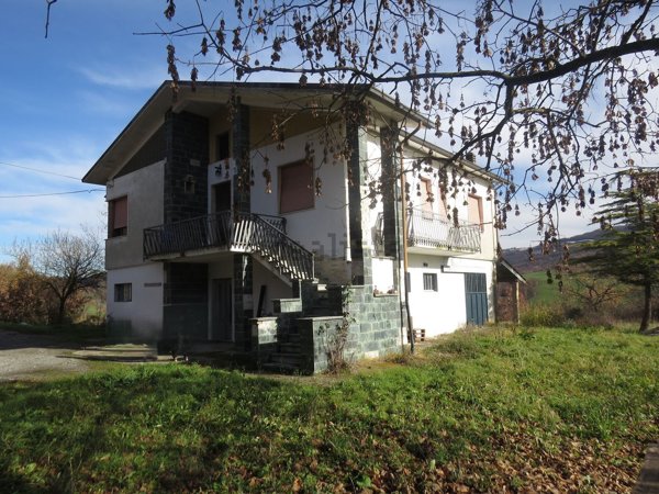 casa indipendente in vendita a Dernice