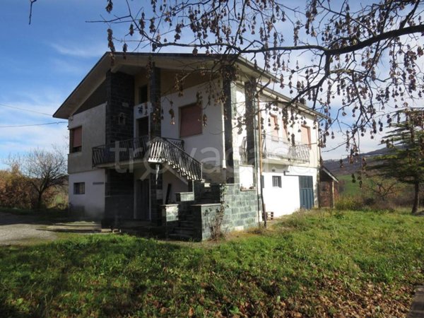 casa indipendente in vendita a Dernice