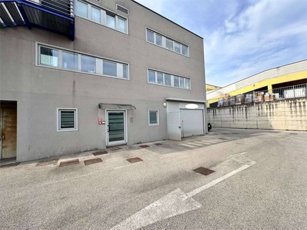 ufficio in vendita a Nibionno
