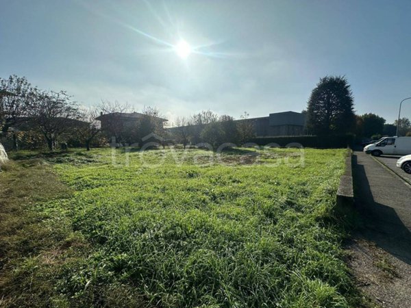 terreno edificabile in vendita a Nibionno