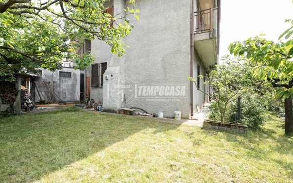 casa indipendente in vendita a Nibionno