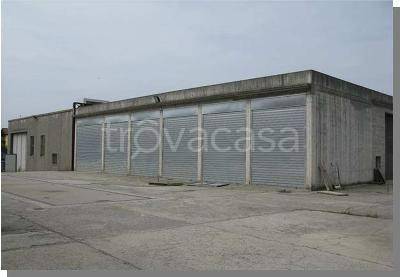 locale commerciale in vendita a Nibionno in zona Gaggio