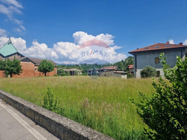 casa semindipendente in vendita a Nibionno