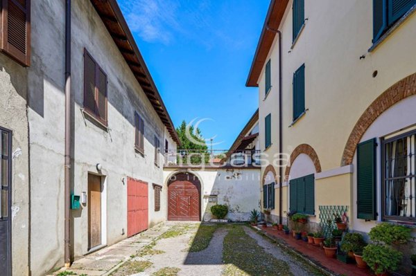 casa indipendente in vendita a Nibionno in zona Tabiago